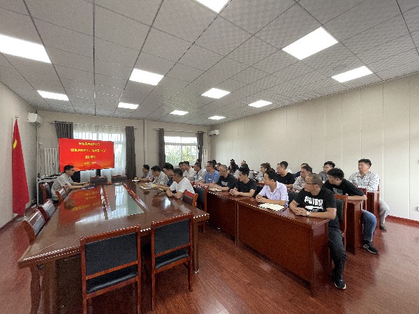 【理論宣講】鑫巖公司開展“凝聚思想偉力，助推強(qiáng)工興產(chǎn)”宣講活動(dòng)