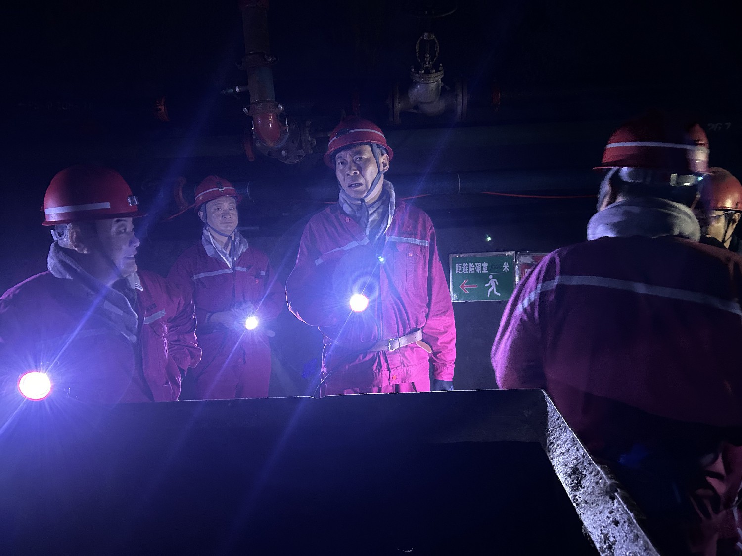 宗成偉到級(jí)索煤礦調(diào)研安全生產(chǎn)工作